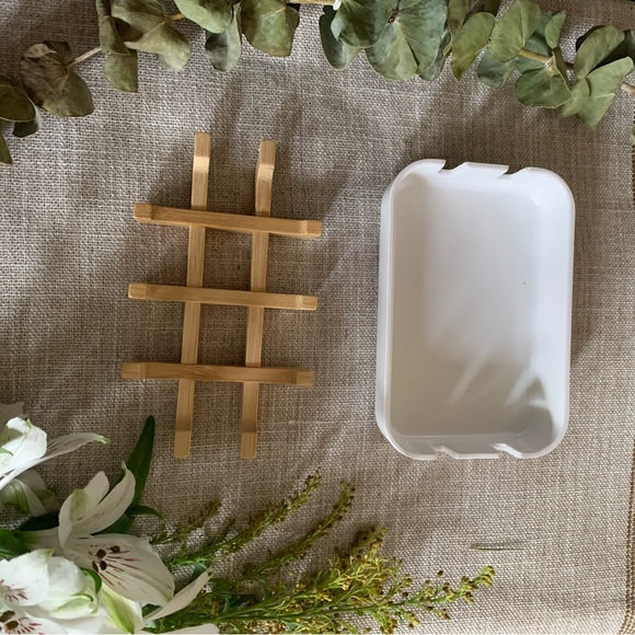 Bamboo Soap Dish - Plastic Free Soap Dish, Bamboo & Corn Starch, Compostable - Picture 5 of 6